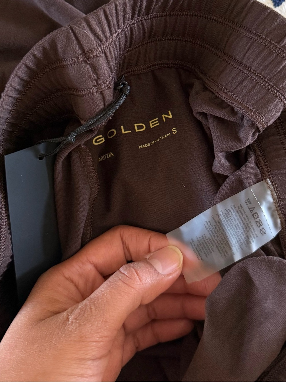 Aritzia golden active set - Picture 6 of 11